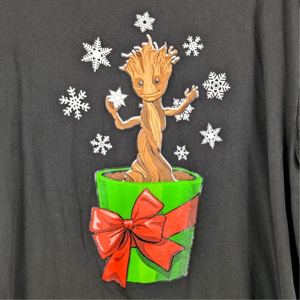 Marvel Baby Groot Xmas Graphic T-Shirt XL Black Holiday Snowflakes Mad Engine